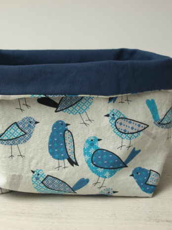 Grande corbeille, oiseaux bleus