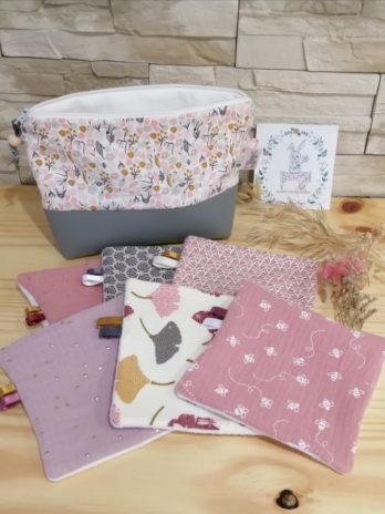 Trousse de toilette et 6 lingettes lavables tons roses