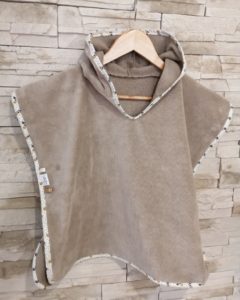 Poncho taille 6-12 mois